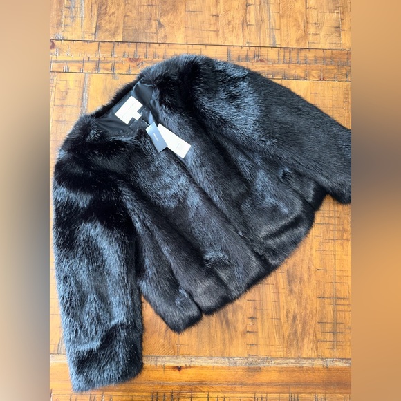 Banana Republic XL New With Tag Black Faux Fur Women’s Winter Coat - Picture 4 of 6